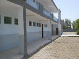 完成したアボ・アラ中学校の概観（サマワ）